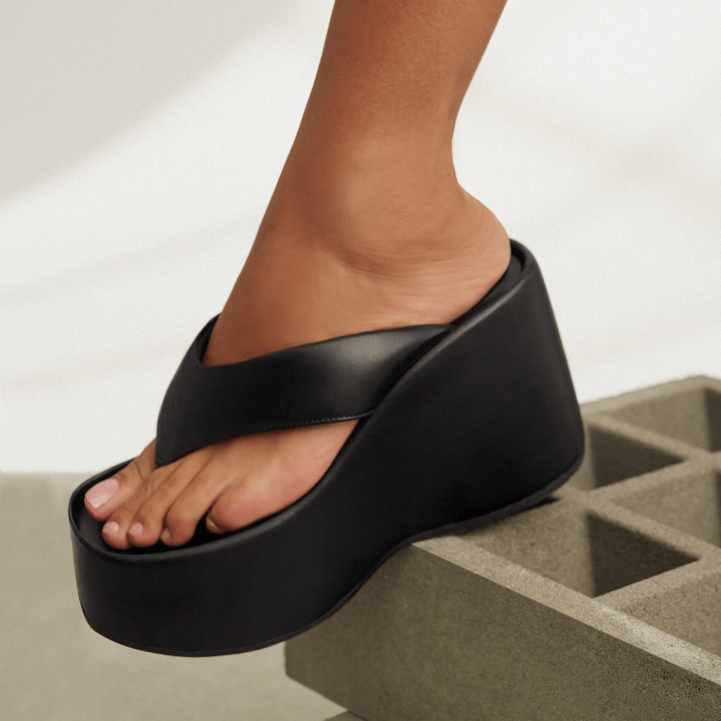 Sandália Papete Thong Plataforma Flatform Preto Absoluto